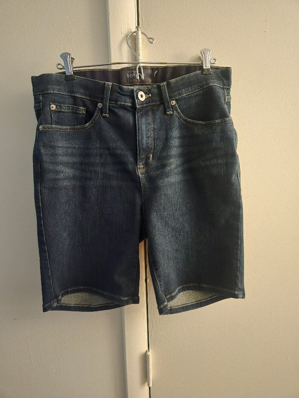 Stylish and flattering Torrid denim shorts in size 12